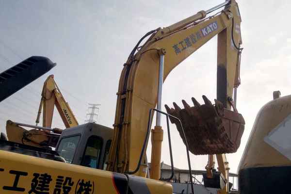 广东出售转让二手12000小时2006年加藤HD820III挖掘机