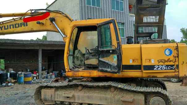 江西出售转让二手9999小时2007年现代R215挖掘机