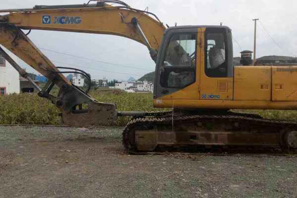 贵州出售转让二手9000小时2010年徐工XE215C挖掘机