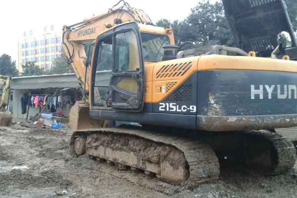 湖南出售转让二手6700小时2013年现代R215挖掘机