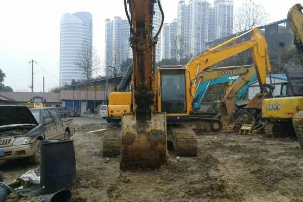 湖南出售转让二手6700小时2013年现代R215挖掘机