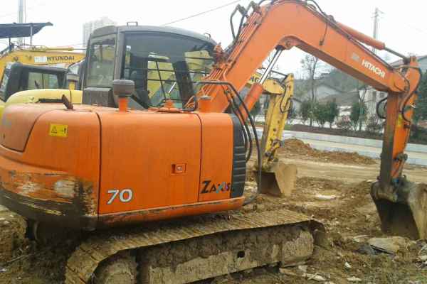 湖南出售转让二手9000小时2010年日立ZX70挖掘机