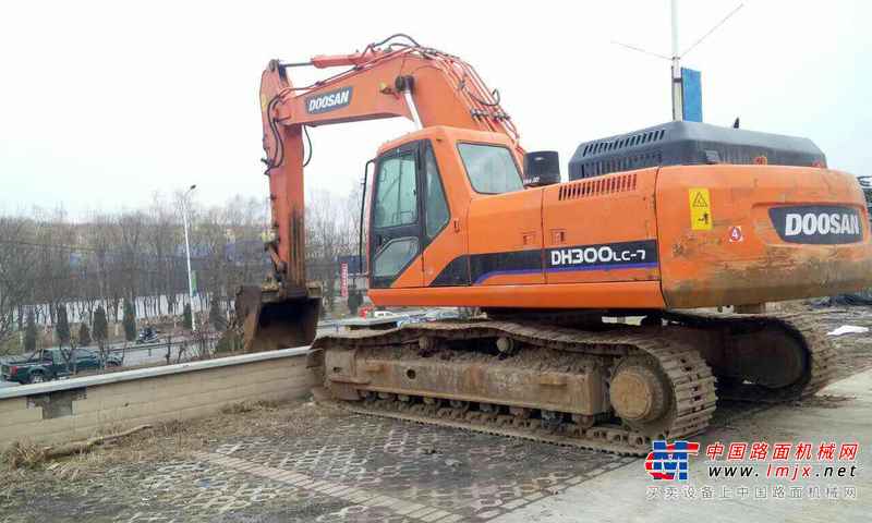 山西出售转让二手5600小时2012年斗山DH300LC挖掘机