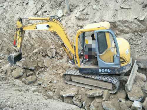 河南出售转让二手7500小时2011年山重建机JCM906D挖掘机