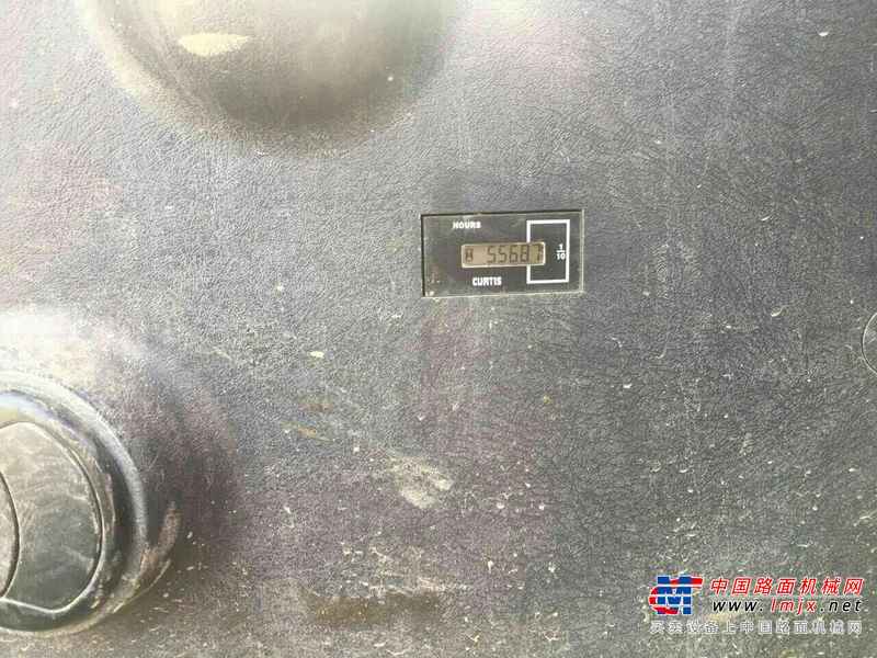 陕西出售转让二手5500小时2012年现代轮挖R210W挖掘机