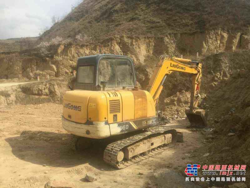 甘肃出售转让二手6800小时2013年柳工906D挖掘机