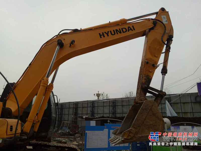 河南出售转让二手4300小时2012年现代R265LC挖掘机