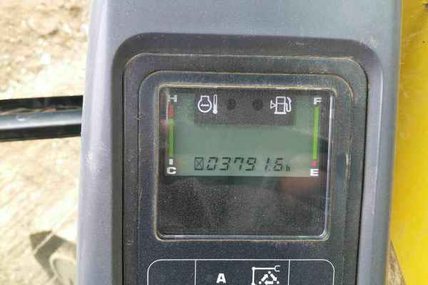 河南出售转让二手3000小时2013年小松PC130挖掘机