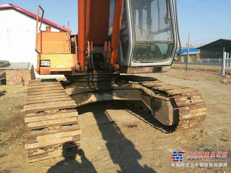 黑龙江出售转让二手18000小时2004年日立EX200挖掘机