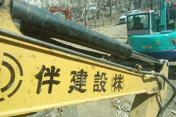 黑龙江出售转让二手2800小时2011年卡特彼勒303挖掘机