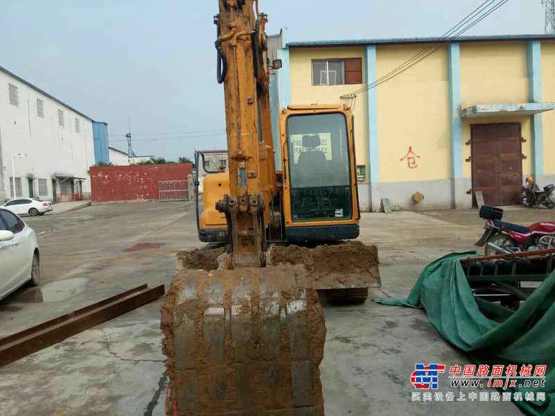 河南出售转让二手2700小时2015年现代R80挖掘机