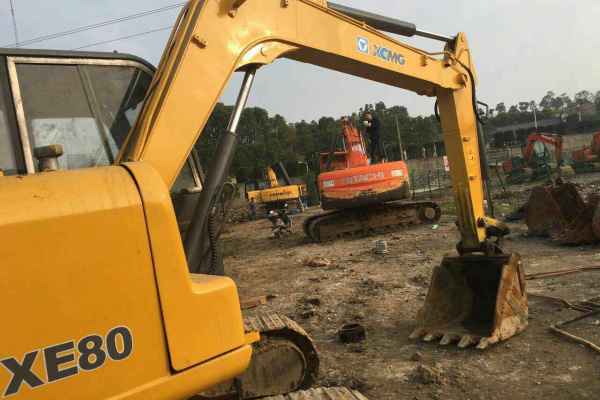 安徽出售转让二手9000小时2010年徐工XE80挖掘机