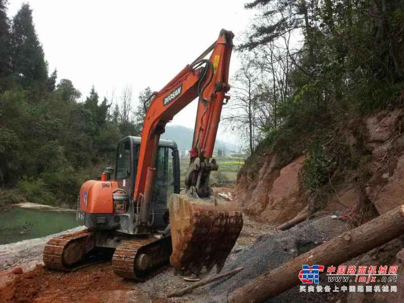 重庆出售转让二手5400小时2013年斗山DH60挖掘机