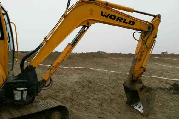 宁夏出售转让二手4000小时2013年沃得重工W265挖掘机