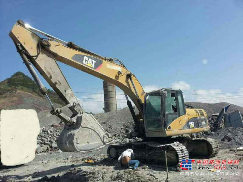 重庆出售转让二手15000小时2009年卡特彼勒320D挖掘机