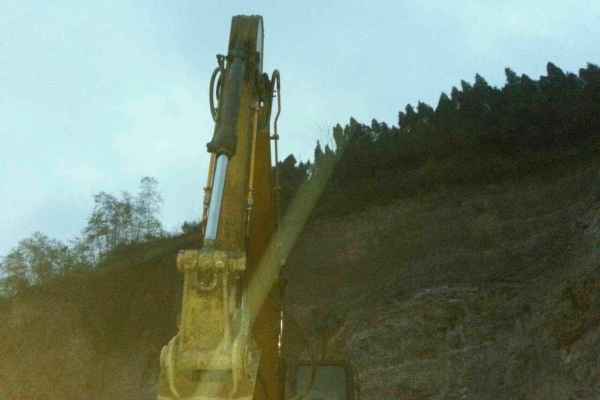 重庆出售转让二手12000小时2009年三一重工SY200C挖掘机