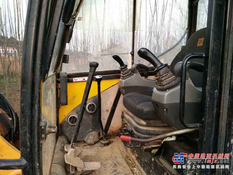湖北出售转让二手5500小时2012年JCB8061挖掘机