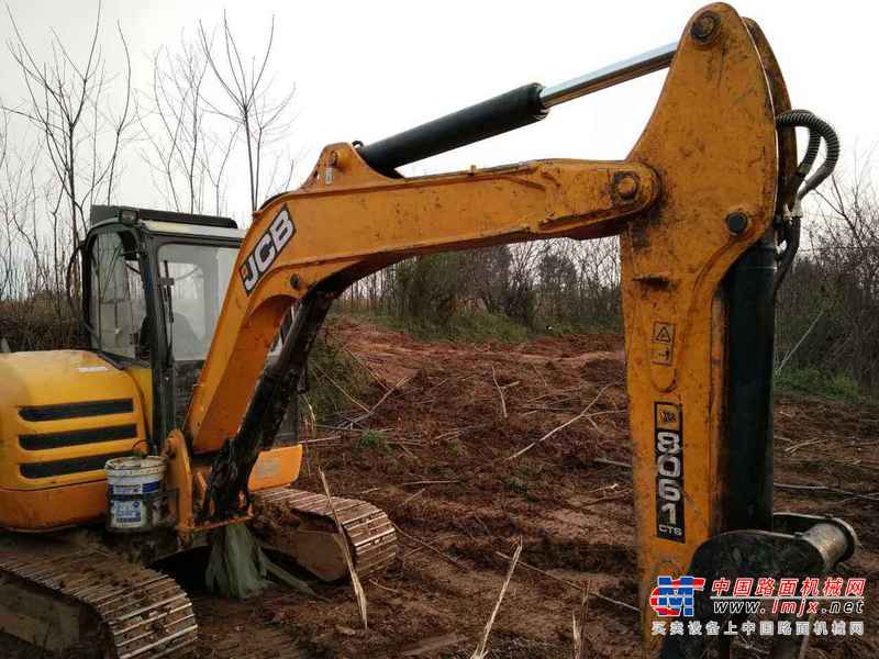 湖北出售转让二手5500小时2012年JCB8061挖掘机