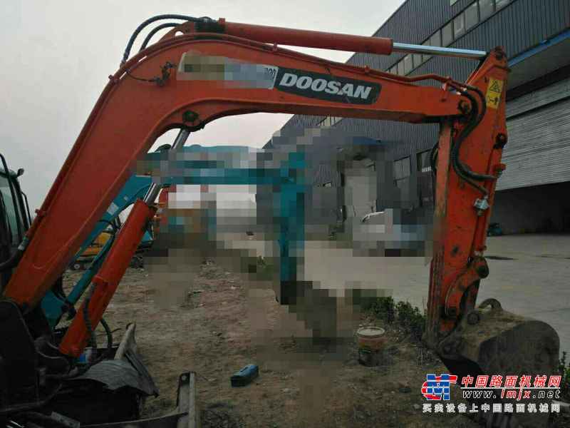 河南出售转让二手2900小时2014年斗山DX60挖掘机