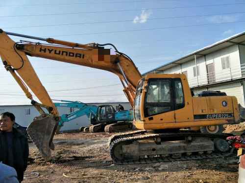 云南出售转让二手8326小时2009年现代R225挖掘机