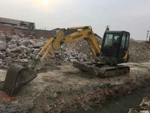 江苏出售转让二手4580小时2013年现代R60挖掘机