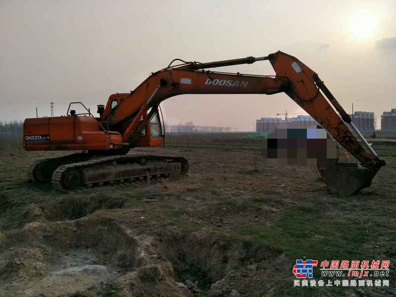 河南出售转让二手12000小时2005年大宇DH220LC挖掘机