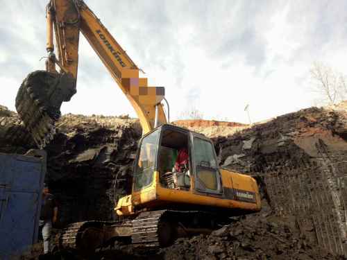 云南出售转让二手8000小时2010年龙工LG6225挖掘机