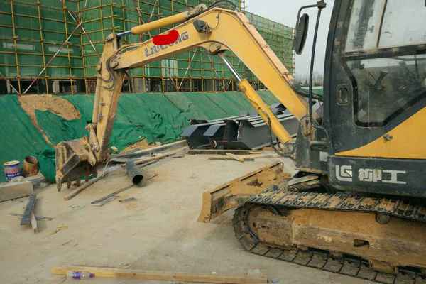 山东出售转让二手6000小时2012年柳工CLG906C挖掘机