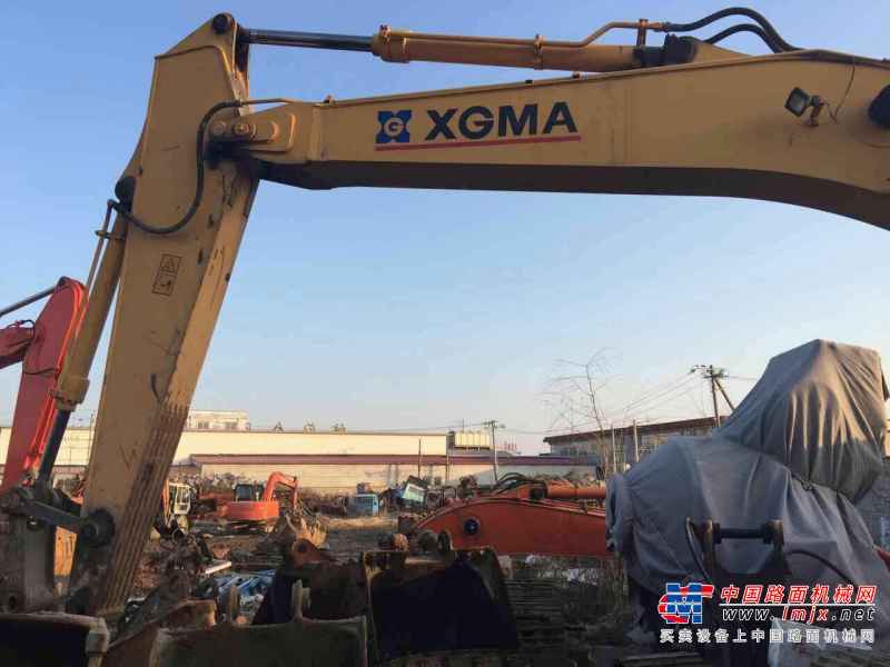辽宁出售转让二手5600小时2011年厦工XG821挖掘机