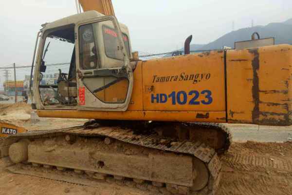 广西出售转让二手6000小时2010年加藤HD1023III挖掘机