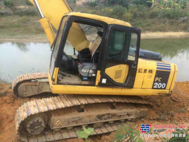 广东出售转让二手10000小时2004年小松PC200挖掘机