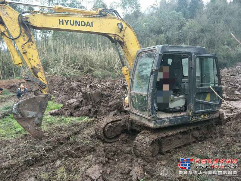 四川出售转让二手6235小时2012年现代R80挖掘机