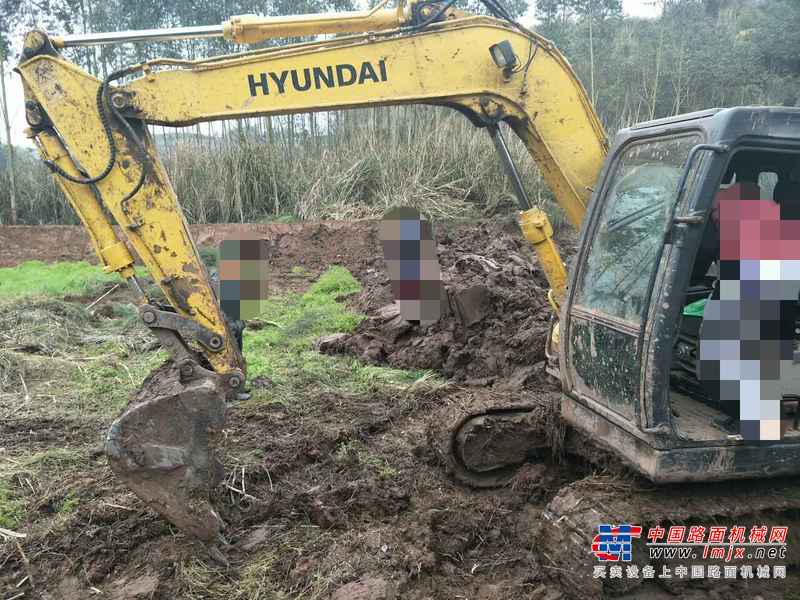 四川出售转让二手6235小时2012年现代R80挖掘机