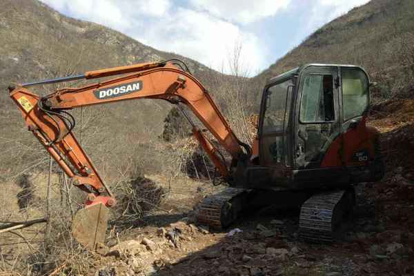 河南出售转让二手8000小时2011年斗山DX60挖掘机
