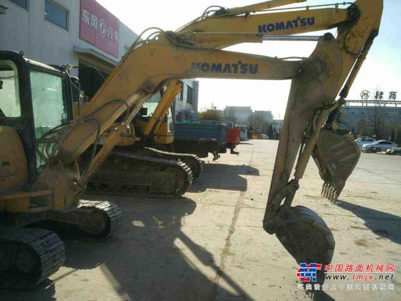 北京出售转让二手8000小时2009年小松PC56挖掘机