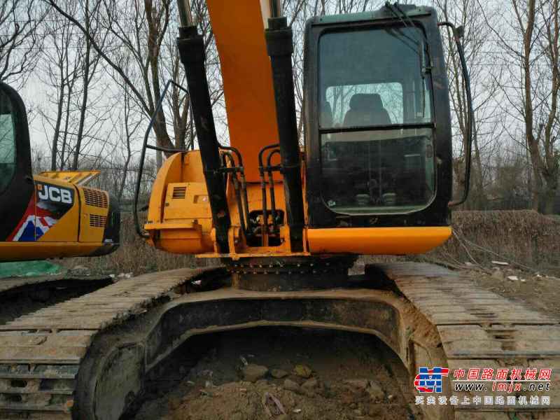 河南出售转让二手5000小时2011年JCBJS220LC挖掘机