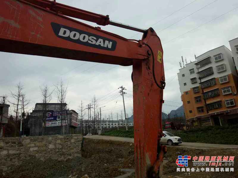 贵州出售转让二手14000小时2008年斗山DH220LC挖掘机