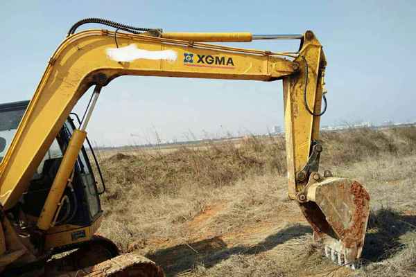 安徽出售转让二手5800小时2013年厦工XG808挖掘机