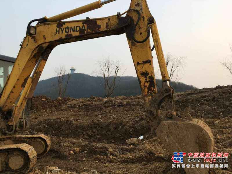 江苏出售转让二手7600小时2013年现代R60挖掘机