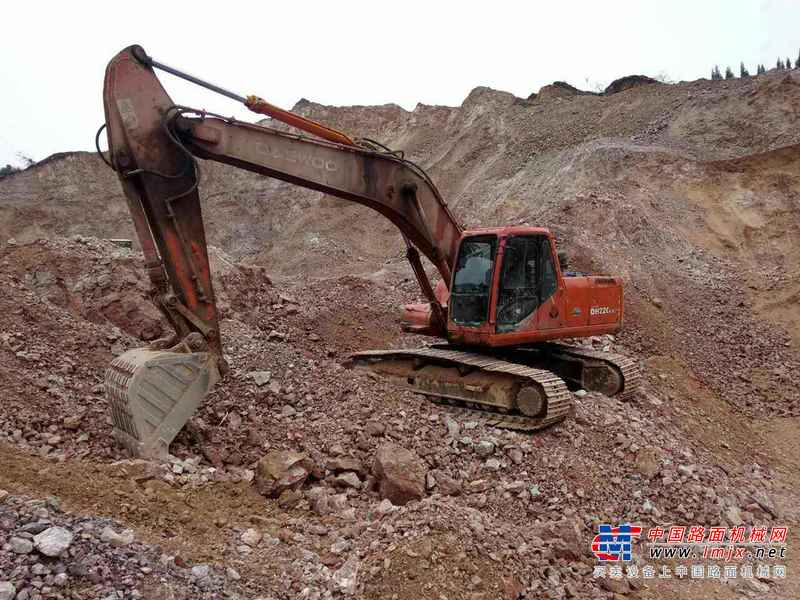 贵州出售转让二手18000小时2007年斗山DH220LC挖掘机