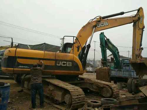 贵州出售转让二手6000小时2011年JCBJS210SC挖掘机