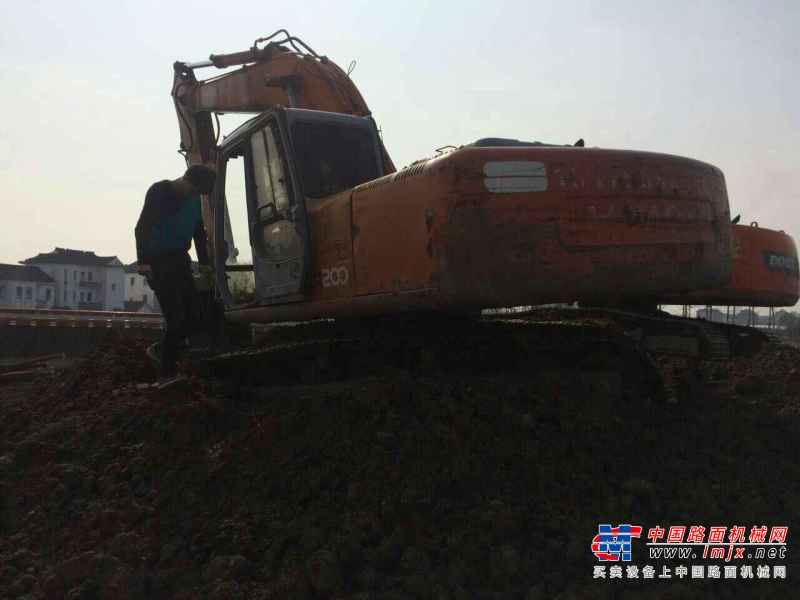 浙江出售转让二手10000小时2008年日立EX200挖掘机