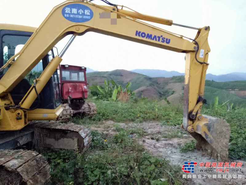 云南出售转让二手7386小时2010年小松PC60挖掘机