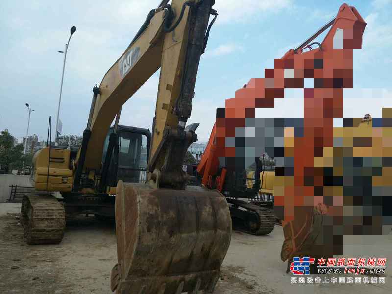 贵州出售转让二手5000小时2010年卡特彼勒320D挖掘机