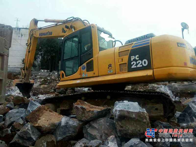 贵州出售转让二手4600小时2005年小松PC220挖掘机