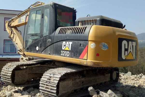 湖北出售转让二手5000小时2015年卡特彼勒320D挖掘机