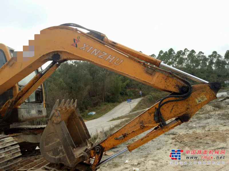 广西出售转让二手8600小时2011年新筑XZ90挖掘机