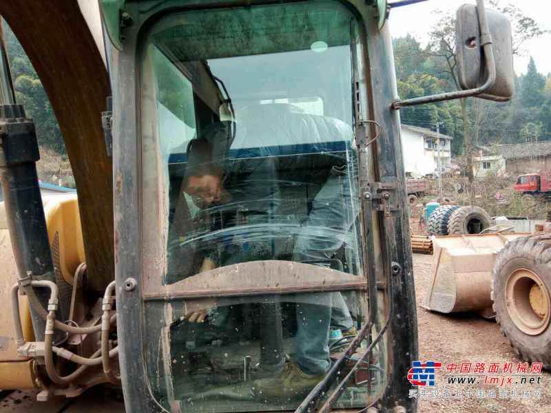 重庆出售转让二手800小时2014年卡特彼勒轮挖M317D2挖掘机