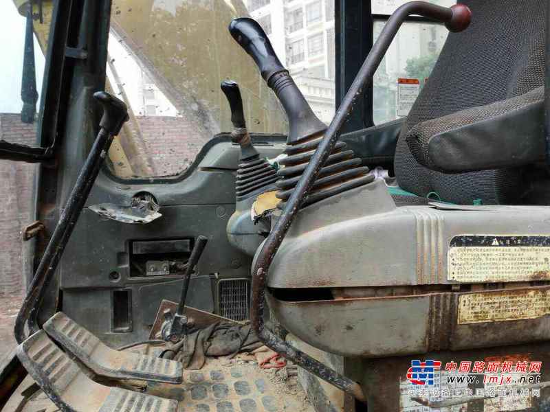 广东出售转让二手15747小时2003年小松PC100挖掘机