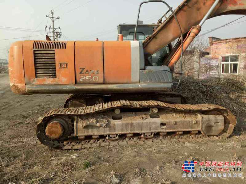 河南出售转让二手8000小时2010年日立ZX250H挖掘机